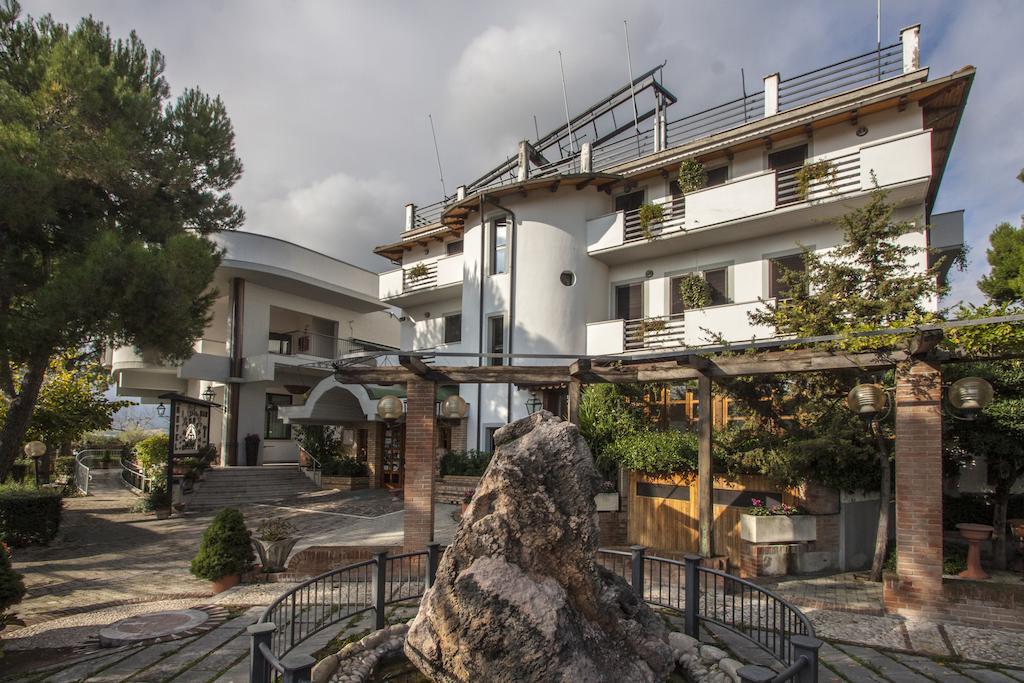 Hotel Ristorante La Bilancia 로레토아프루티노 외부 사진