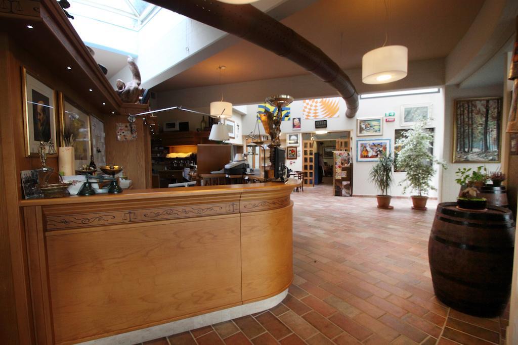 Hotel Ristorante La Bilancia 로레토아프루티노 외부 사진